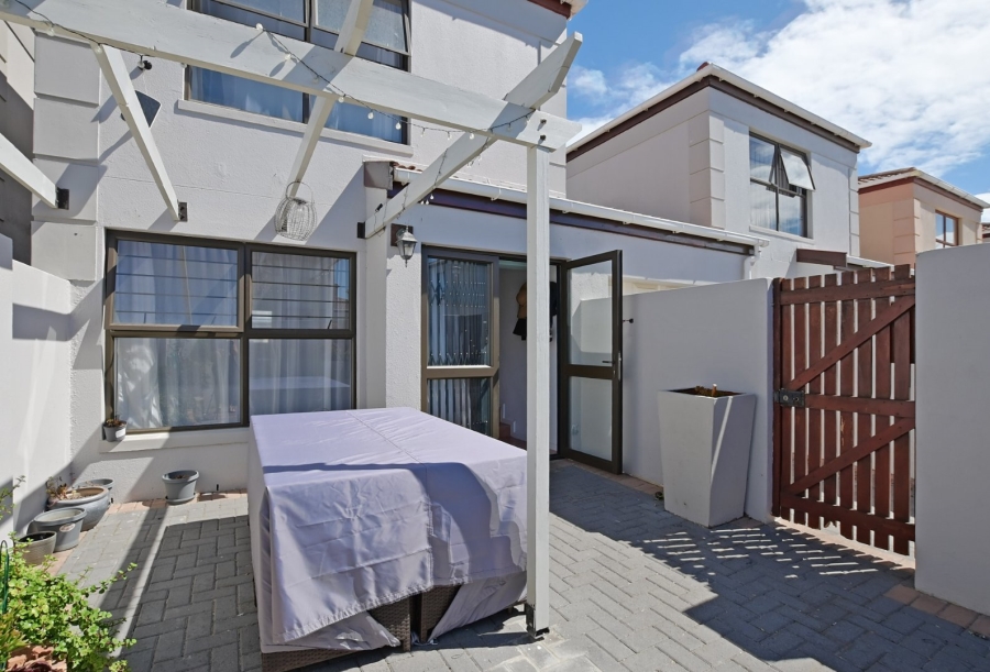 2 Bedroom Property for Sale in Parklands Western Cape